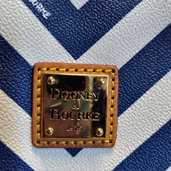 Dooney & Bourke Chevron Tote - Picture 3 of 16